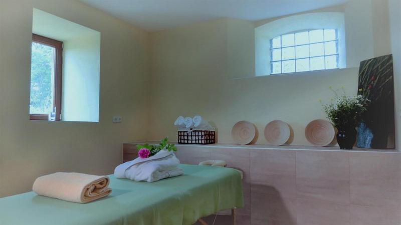 Отель Kowalowe Skaly Spa&More Еленя-Гура Экстерьер фото